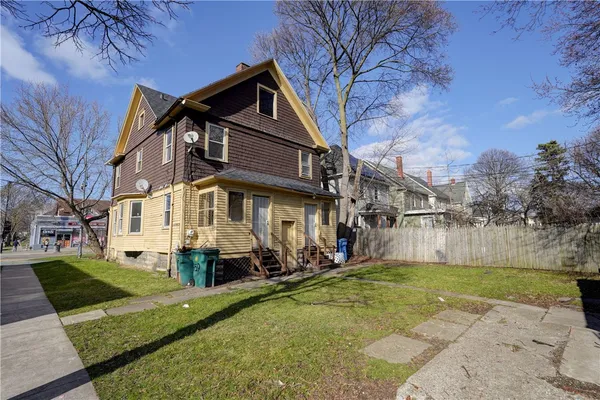 $1,600 | 461 Parsells Avenue, Rochester, NY 14609