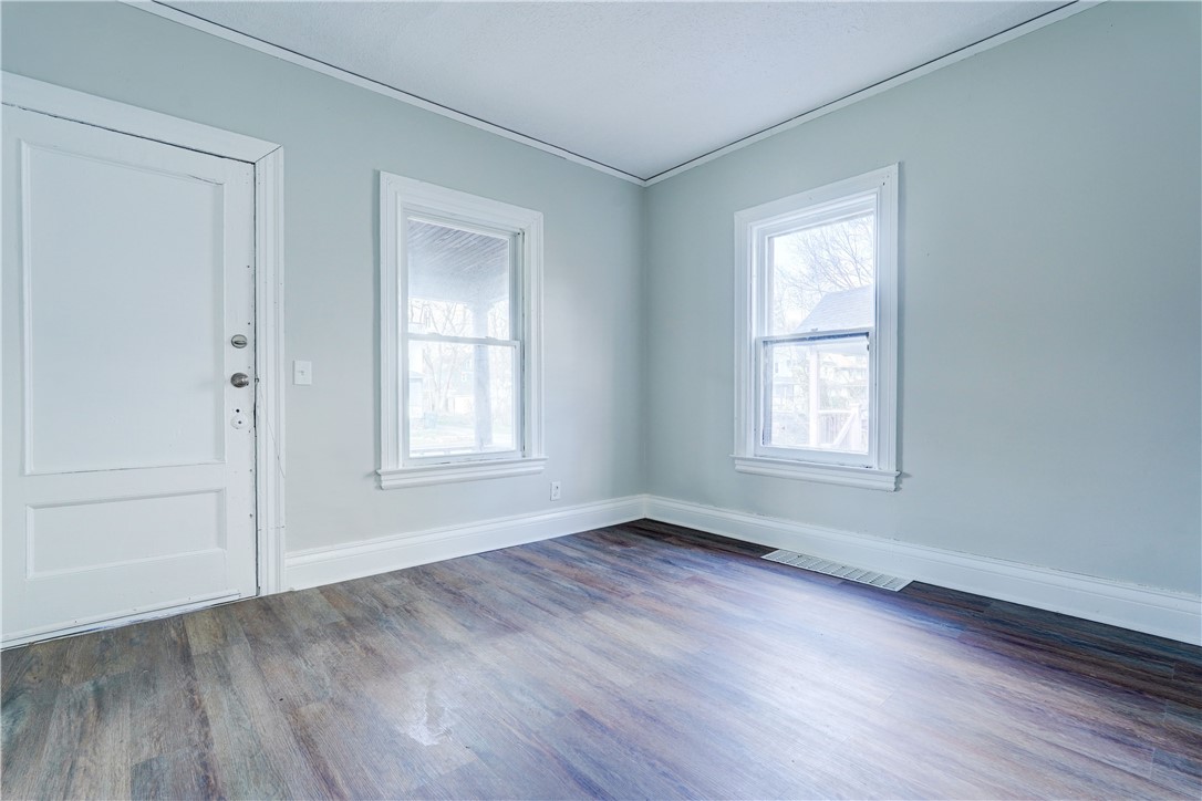 461 Parsells Avenue Rochester, NY 14609 - Photo 5 of 23