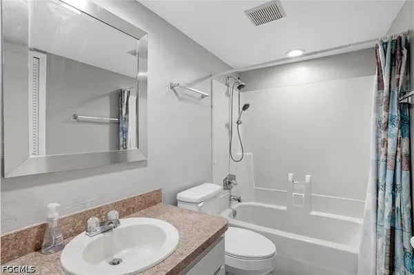 $1,300 | 1203 Southwest 48th Terrace, Unit 202, Cape Coral, FL 33914