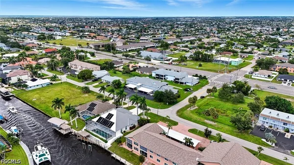 $1,300 | 1203 Southwest 48th Terrace, Unit 202, Cape Coral, FL 33914