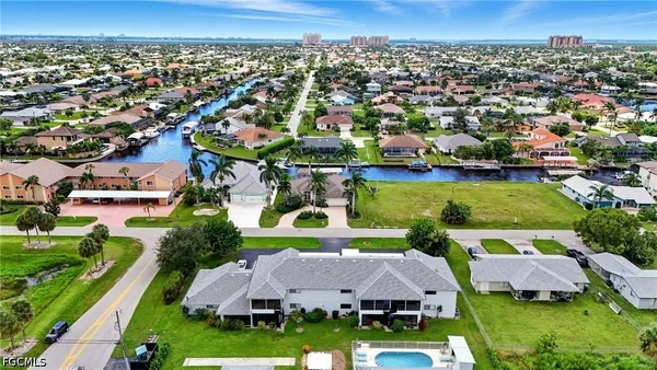 $1,300 | 1203 Southwest 48th Terrace, Unit 202, Cape Coral, FL 33914