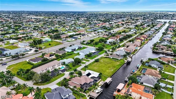 $1,300 | 1203 Southwest 48th Terrace, Unit 202, Cape Coral, FL 33914