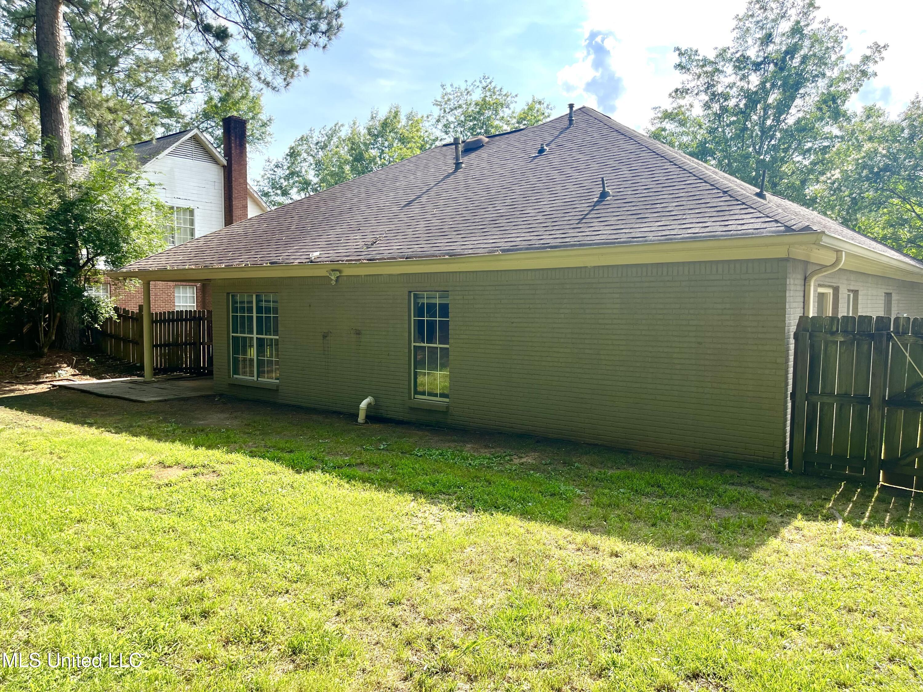 231 Clark Farms Road Madison, MS 39110 - Photo 3 of 19 IMG_6549