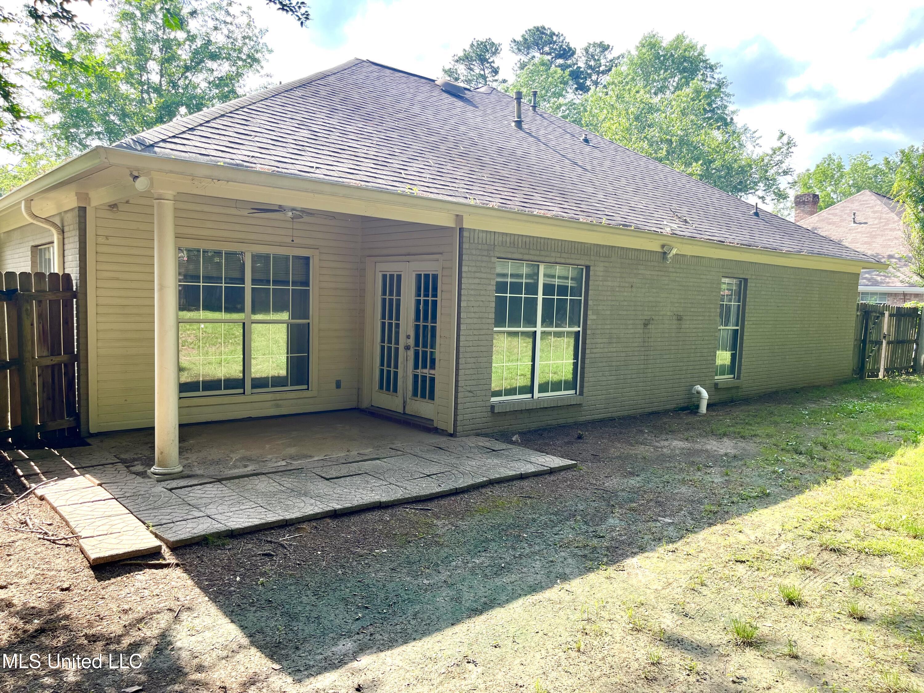 231 Clark Farms Road Madison, MS 39110 - Photo 5 of 19 IMG_6547