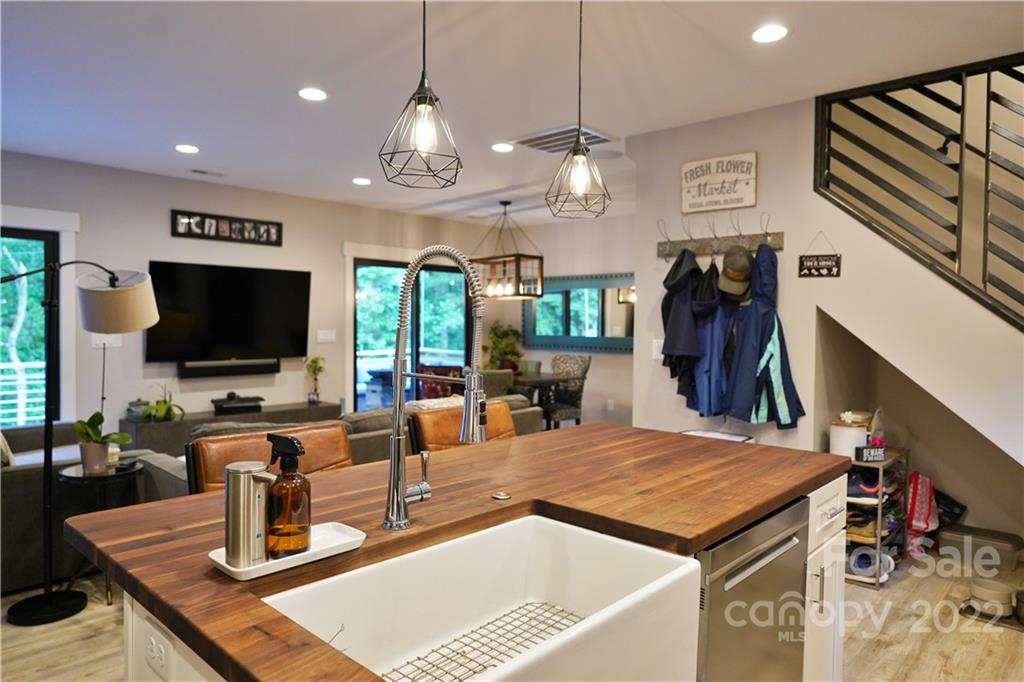 167 Whitaker Road Fairview, NC 28730 - Photo 8 of 36 Gallery Image 8