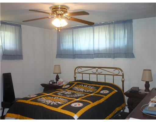 925 Mason Road Tarentum, PA 15084 - Photo 2 of 8 Master Bedroom.