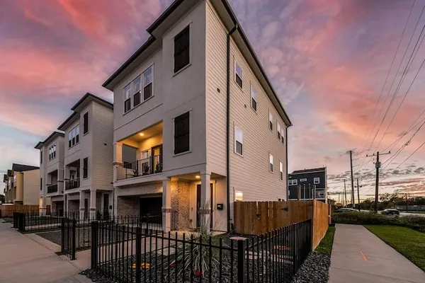 $2,800 | 2604 McIlhenny Street, Houston, TX 77004