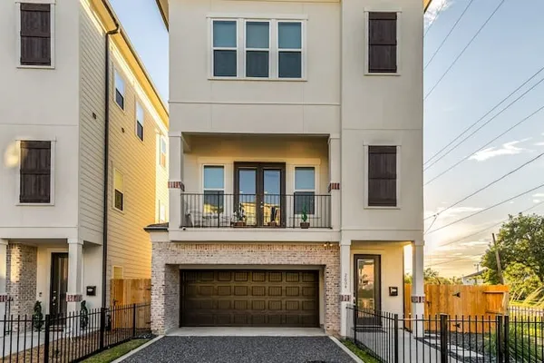 $2,800 | 2604 McIlhenny Street, Houston, TX 77004