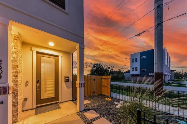 $2,800 | 2604 McIlhenny Street, Houston, TX 77004