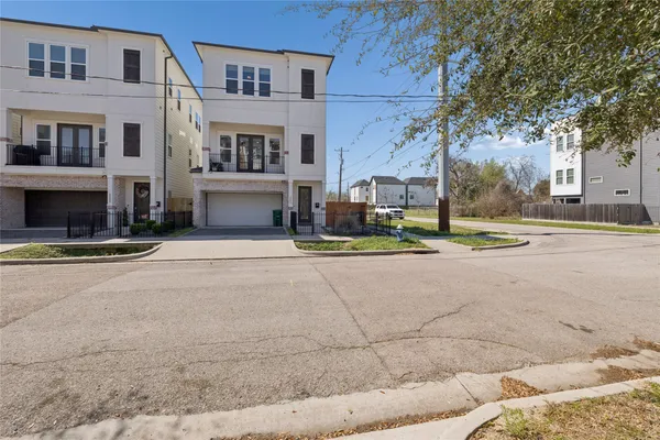 $2,800 | 2604 McIlhenny Street, Houston, TX 77004