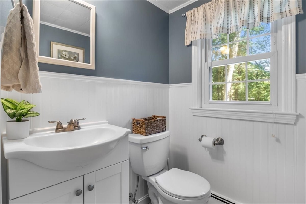 574 High Street Walpole, MA 02081 - Photo 5 of 37 Gallery Image 5