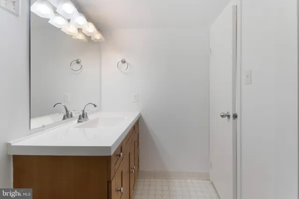 $2,400 | 7420 Westlake Terrace, Unit 1311, Bethesda, MD 20817