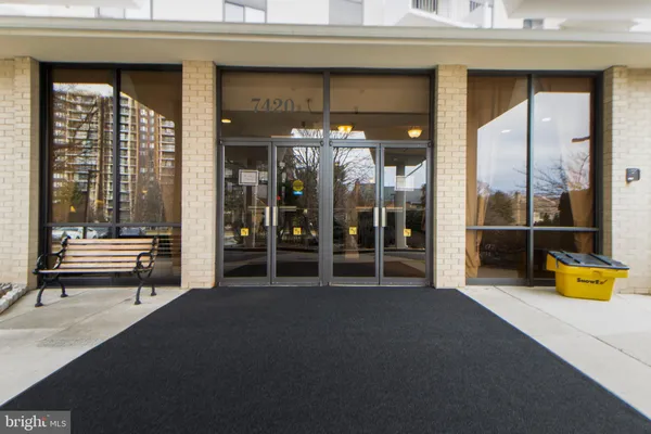 $2,400 | 7420 Westlake Terrace, Unit 1311, Bethesda, MD 20817
