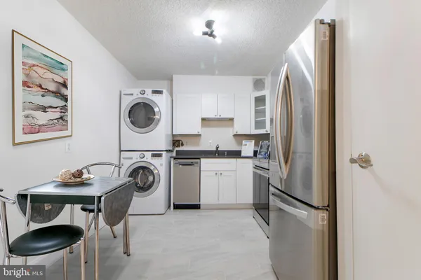 $2,400 | 7420 Westlake Terrace, Unit 1311, Bethesda, MD 20817