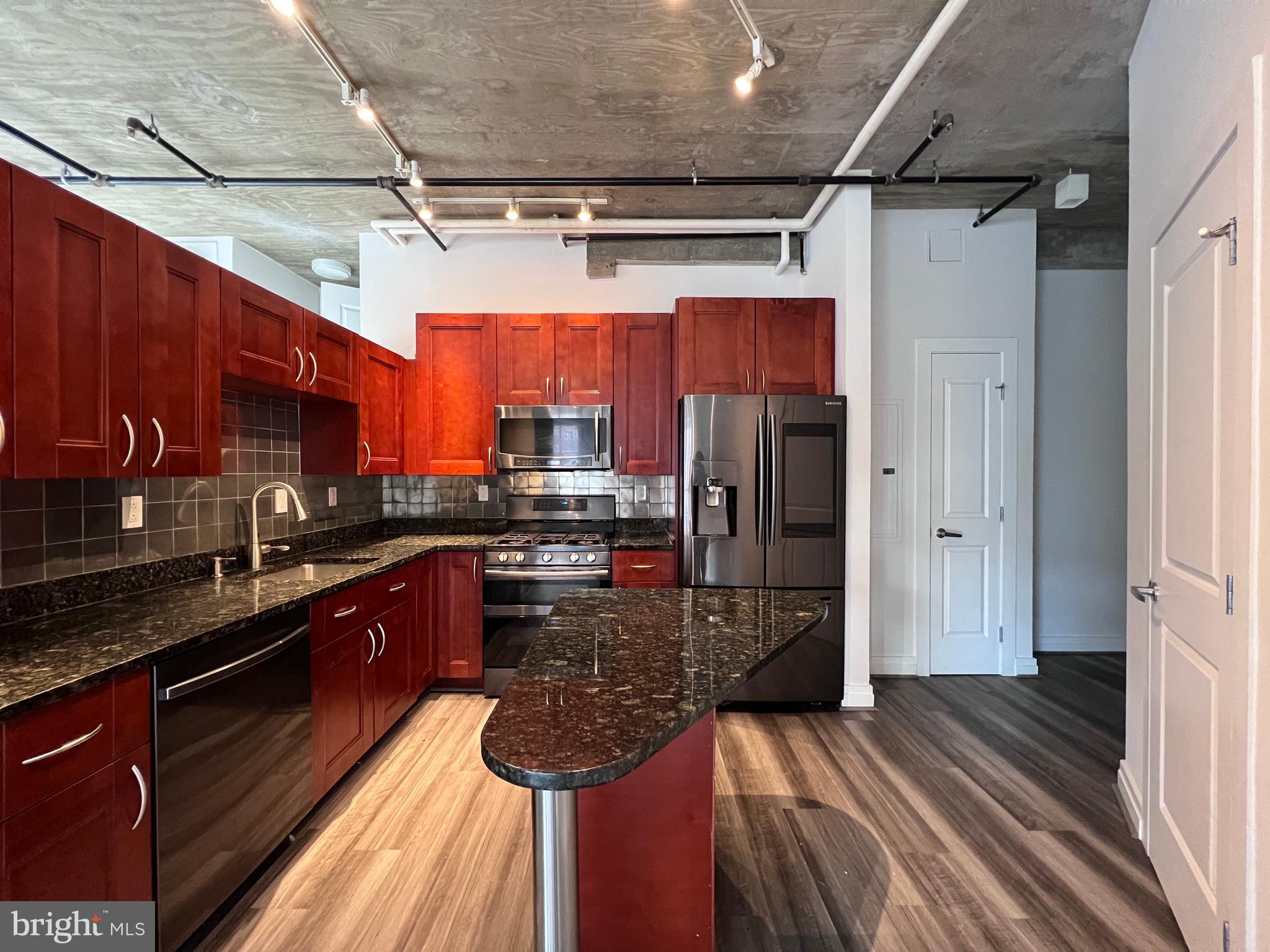 301 Massachusetts Avenue Northwest, Unit 301 Washington, DC 20001 - Photo 6 of 28