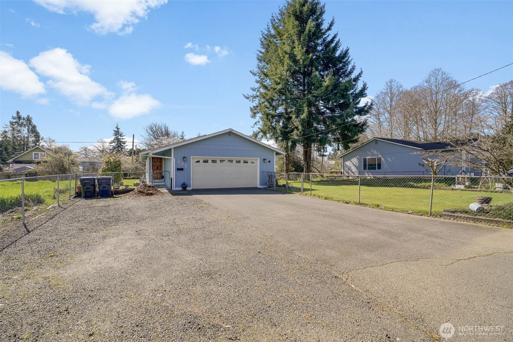 209 West Scott Street Aberdeen, WA 98520 - Photo 1 of 26 a house view with a entertaining space in front of it