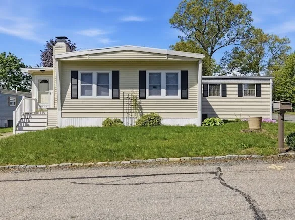 $250,000 | 3 Holly Road, Taunton, MA 02780