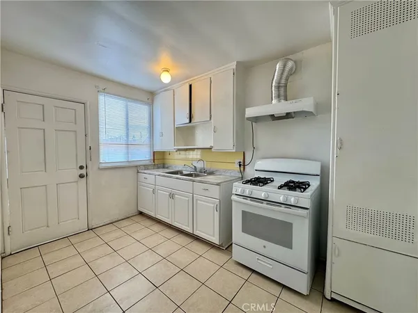 $1,450 | 516 East Lomita Avenue, Unit 8, Glendale, CA 91205