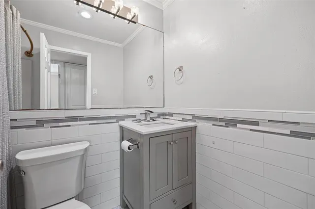 $299,500 | 49 Coffee Tavern Road, Bedford, TX 76022