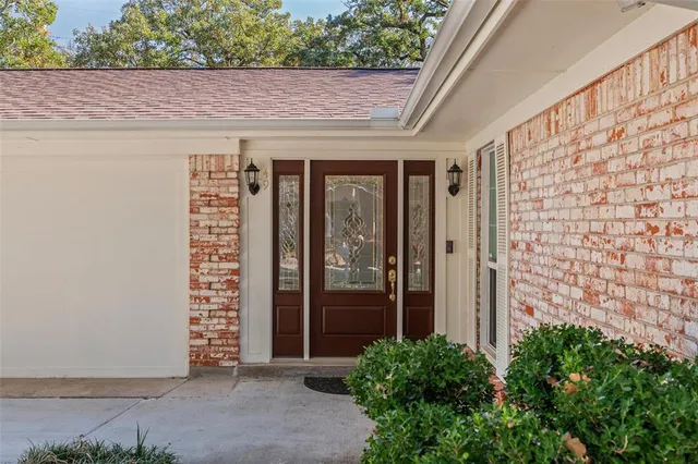 $299,500 | 49 Coffee Tavern Road, Bedford, TX 76022