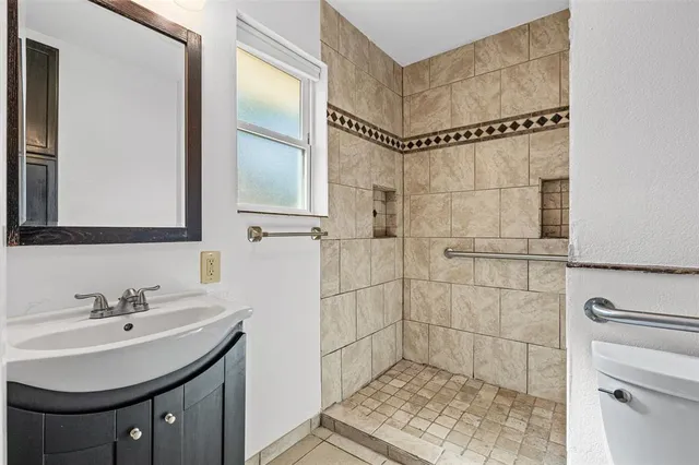 $299,500 | 49 Coffee Tavern Road, Bedford, TX 76022