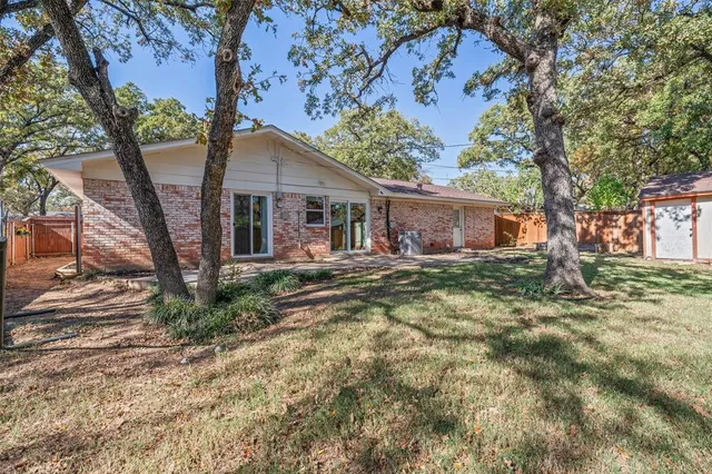 $299,500 | 49 Coffee Tavern Road, Bedford, TX 76022