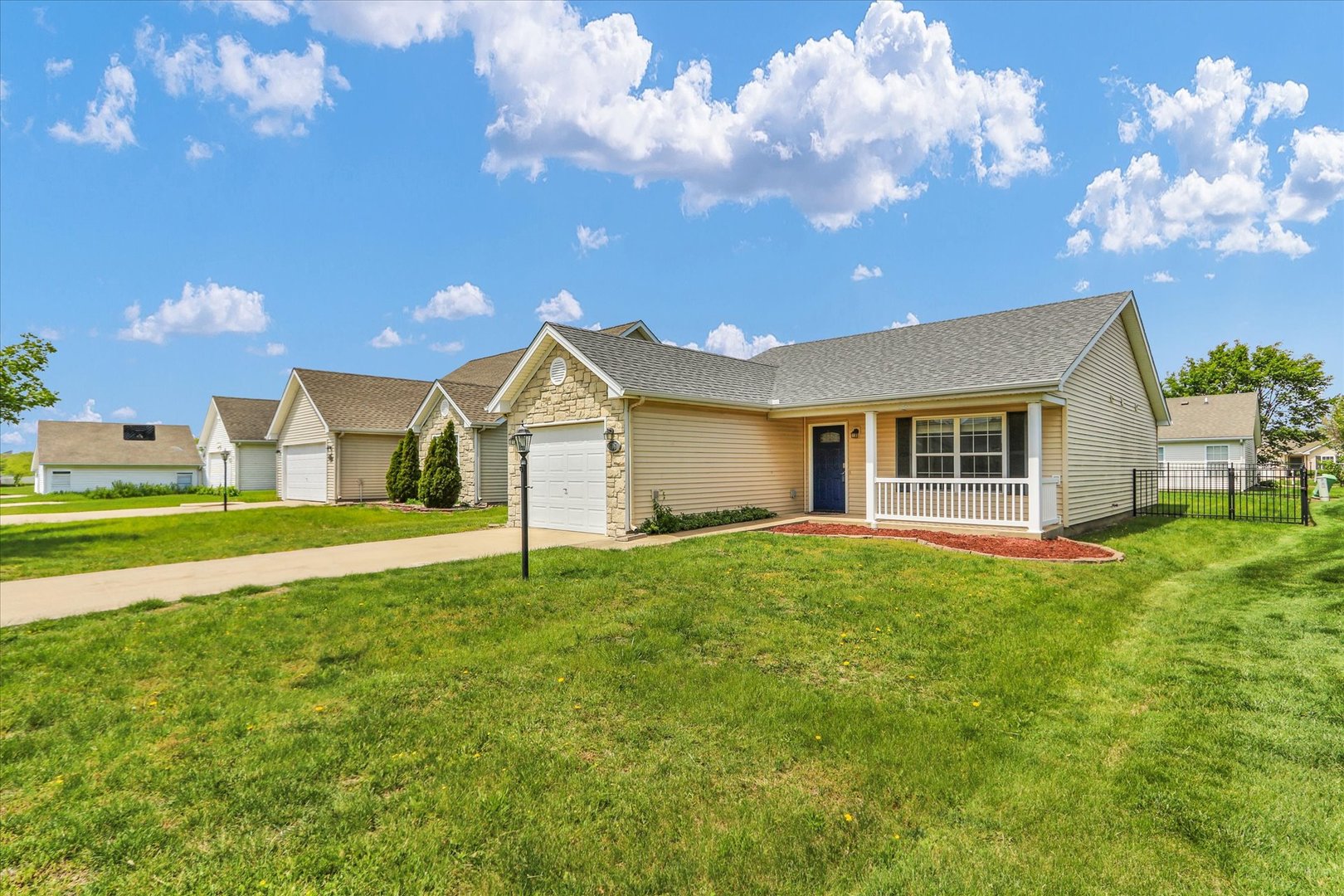 706 Corey Lane Champaign, IL 61822 - Photo 8 of 28