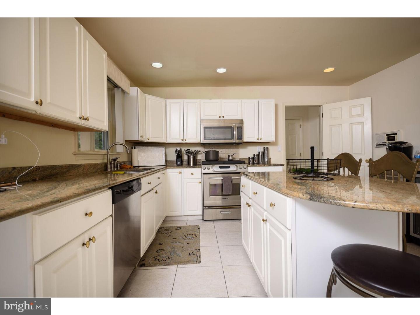 3352 Manor Road Huntingdon Valley, PA 19006 - Photo 11 of 24 Gallery Image 11