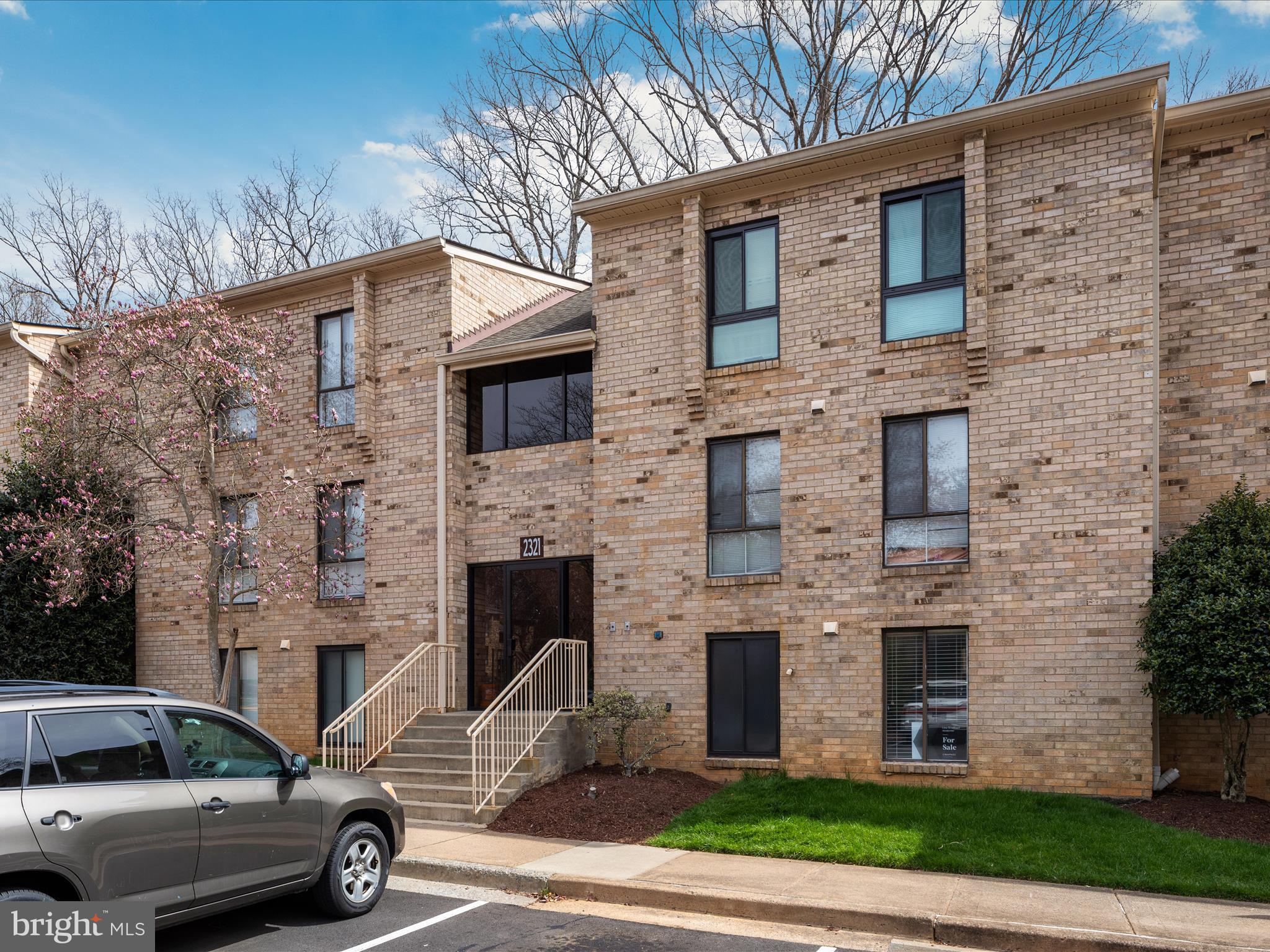 2321 Freetown Court, Unit 2B Reston, VA 20191 - Photo 20 of 25 2E6A7501 copy_2321 Freetown Ct _2B - Lisa Bradford