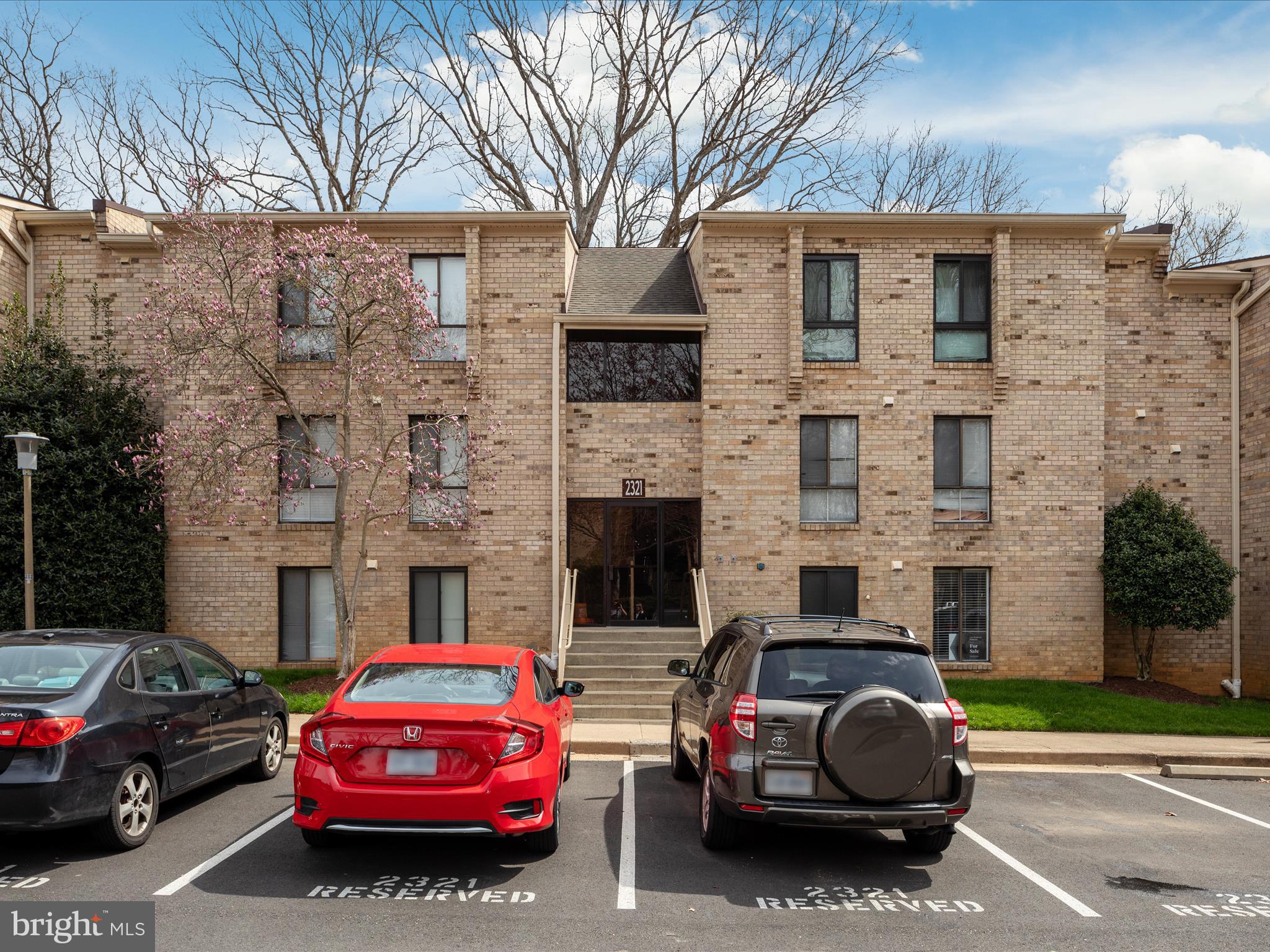 2321 Freetown Court, Unit 2B Reston, VA 20191 - Photo 21 of 25 2E6A7502 copy_2321 Freetown Ct _2B - Lisa Bradford