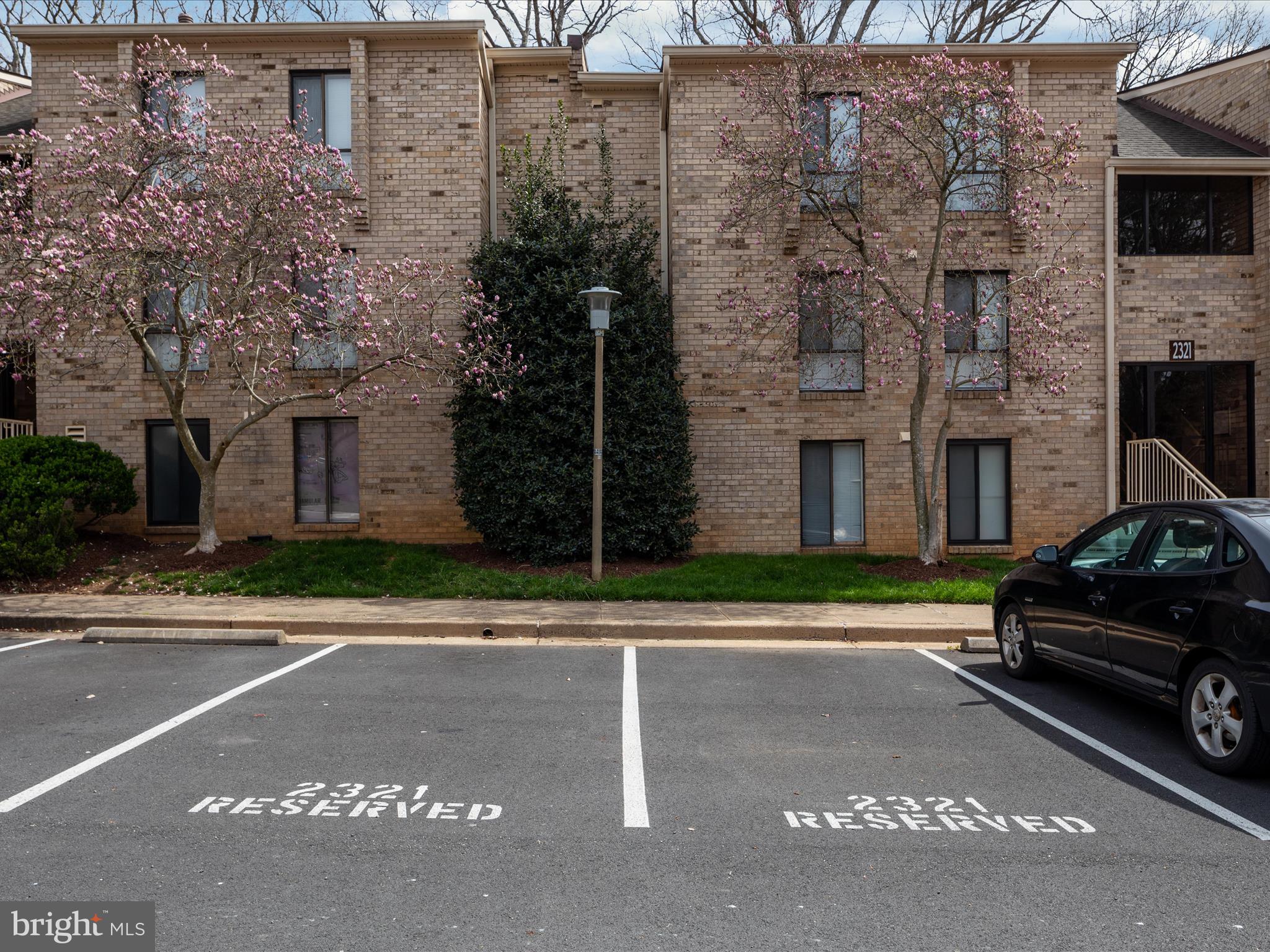 2321 Freetown Court, Unit 2B Reston, VA 20191 - Photo 22 of 25 2E6A7503 copy_2321 Freetown Ct _2B - Lisa Bradford