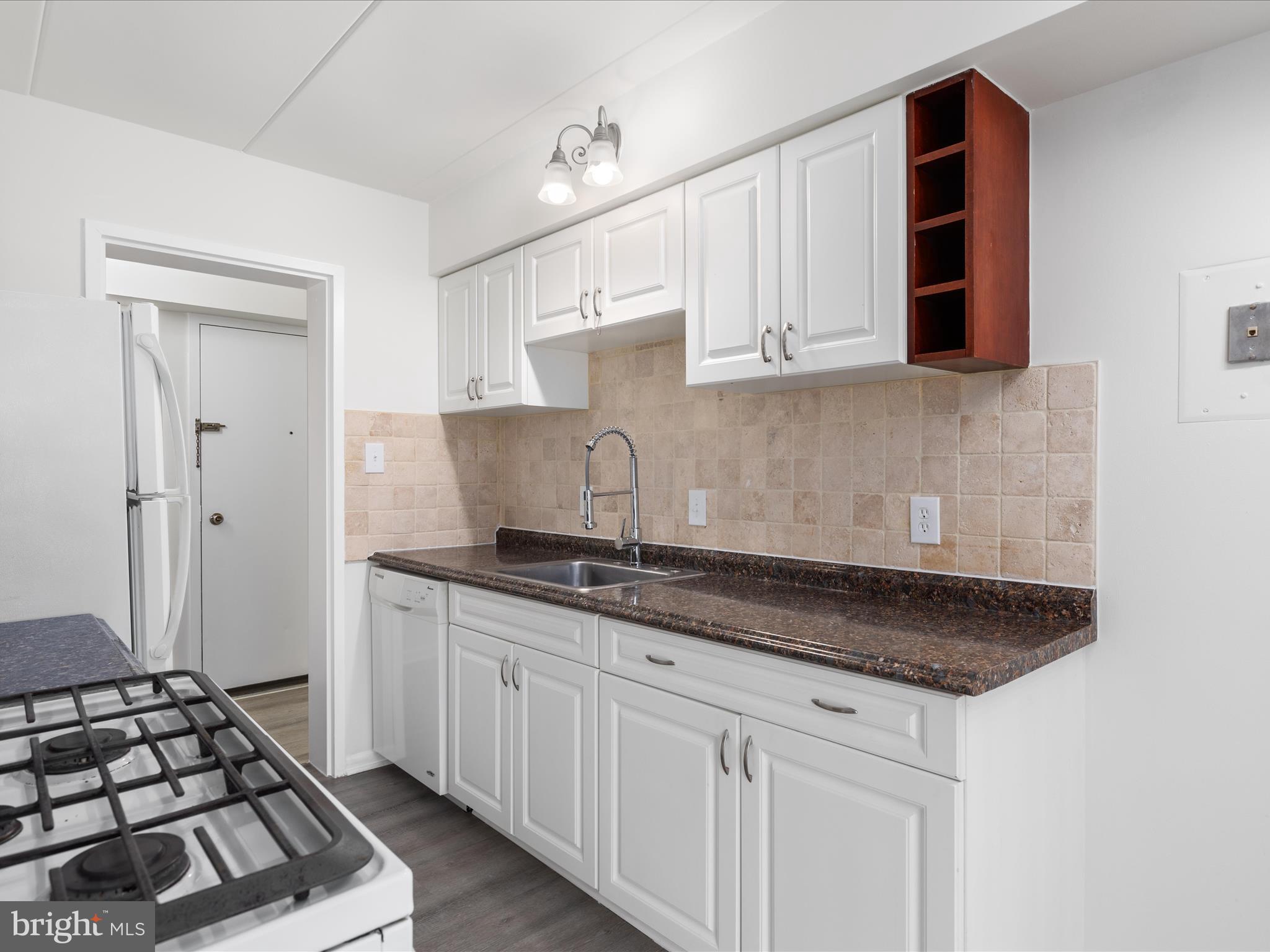 2321 Freetown Court, Unit 2B Reston, VA 20191 - Photo 3 of 25 2E6A7479 copy_2321 Freetown Ct _2B - Lisa Bradford