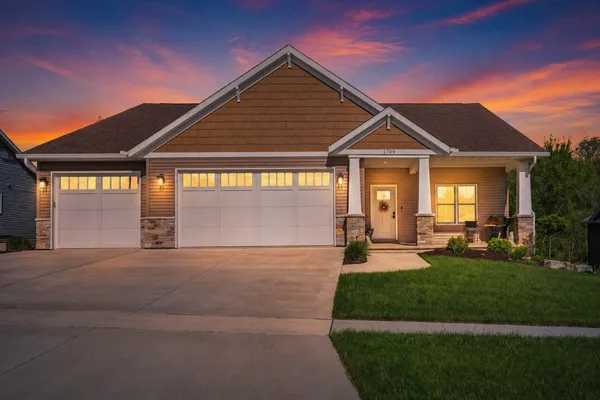 $599,900 | 1709 East 6th Street, Coal Valley, IL 61240