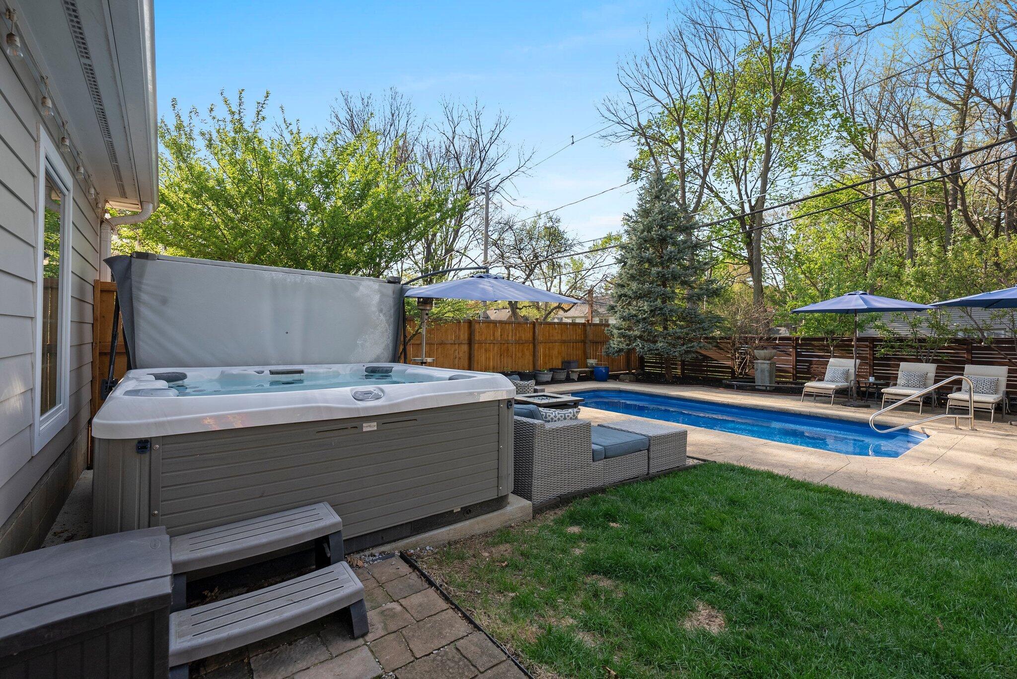 130 West Beaumont Road Columbus, OH 43214 - Photo 51 of 71 Hot Tub