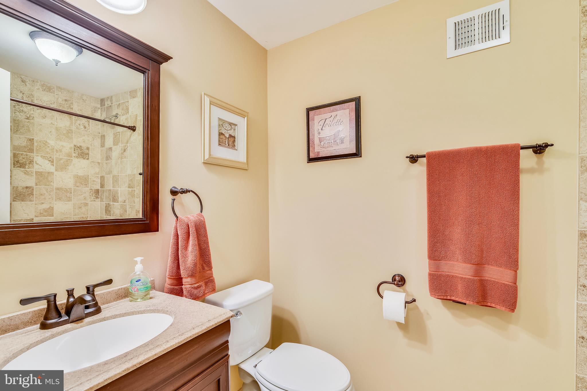 136 Magnolia Road Sterling, VA 20164 - Photo 22 of 52 Gallery Image 22