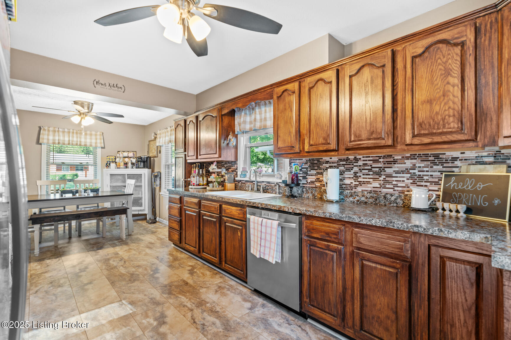 8009 Bluebonnet Road Louisville, KY 40258 - Photo 9 of 41 DSC00076