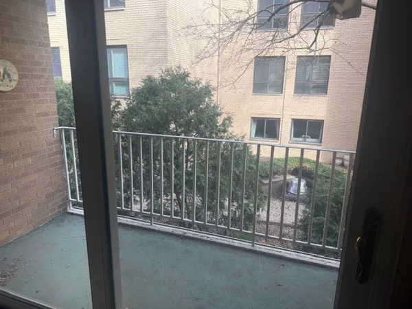 en empty room with windows