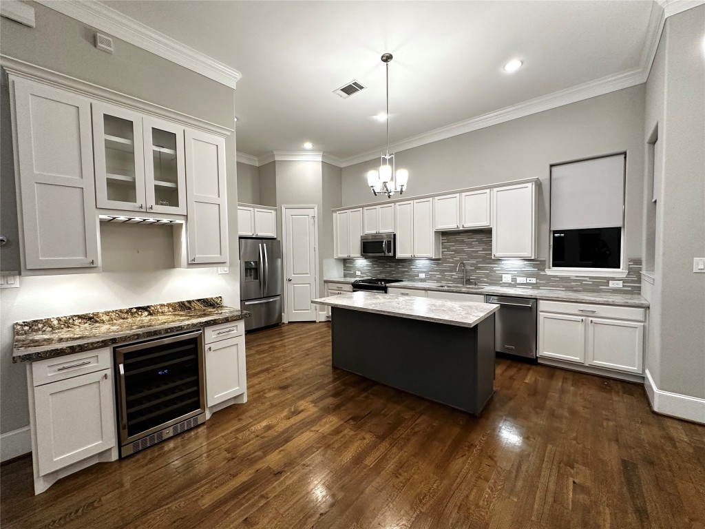 1621 Shearn Street Houston, TX 77007 - Photo 6 of 45