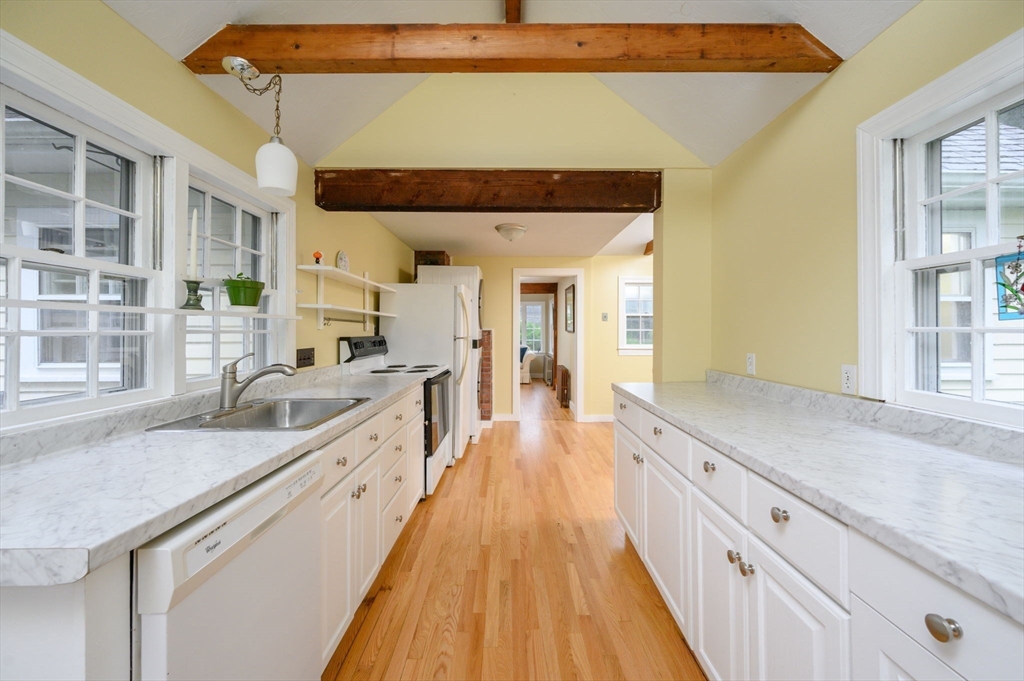 45 Croydon Road Hingham, MA 02043 - Photo 6 of 32 Gallery Image 6