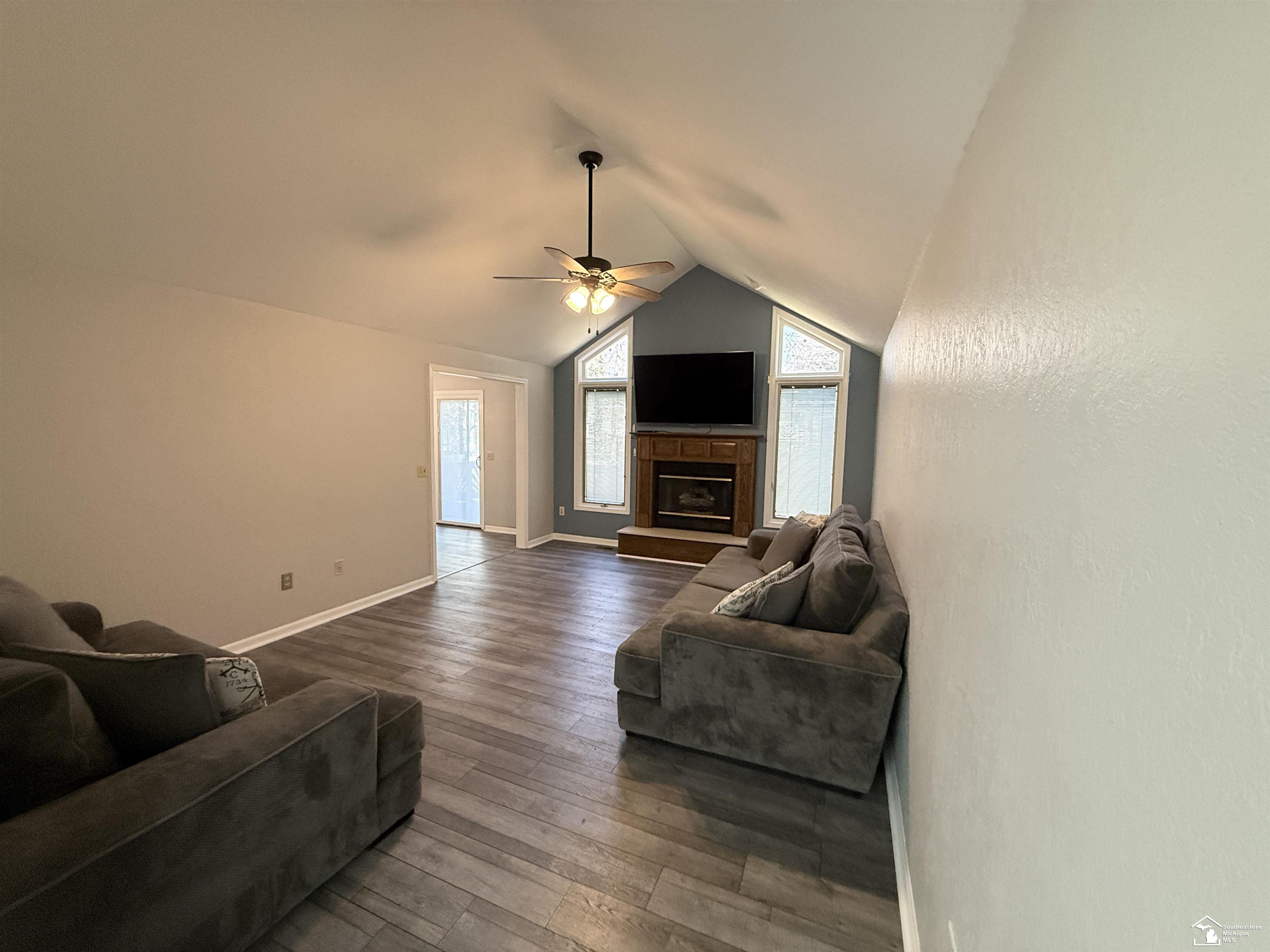 1412 Winding Way Temperance, MI 48182 - Photo 2 of 10