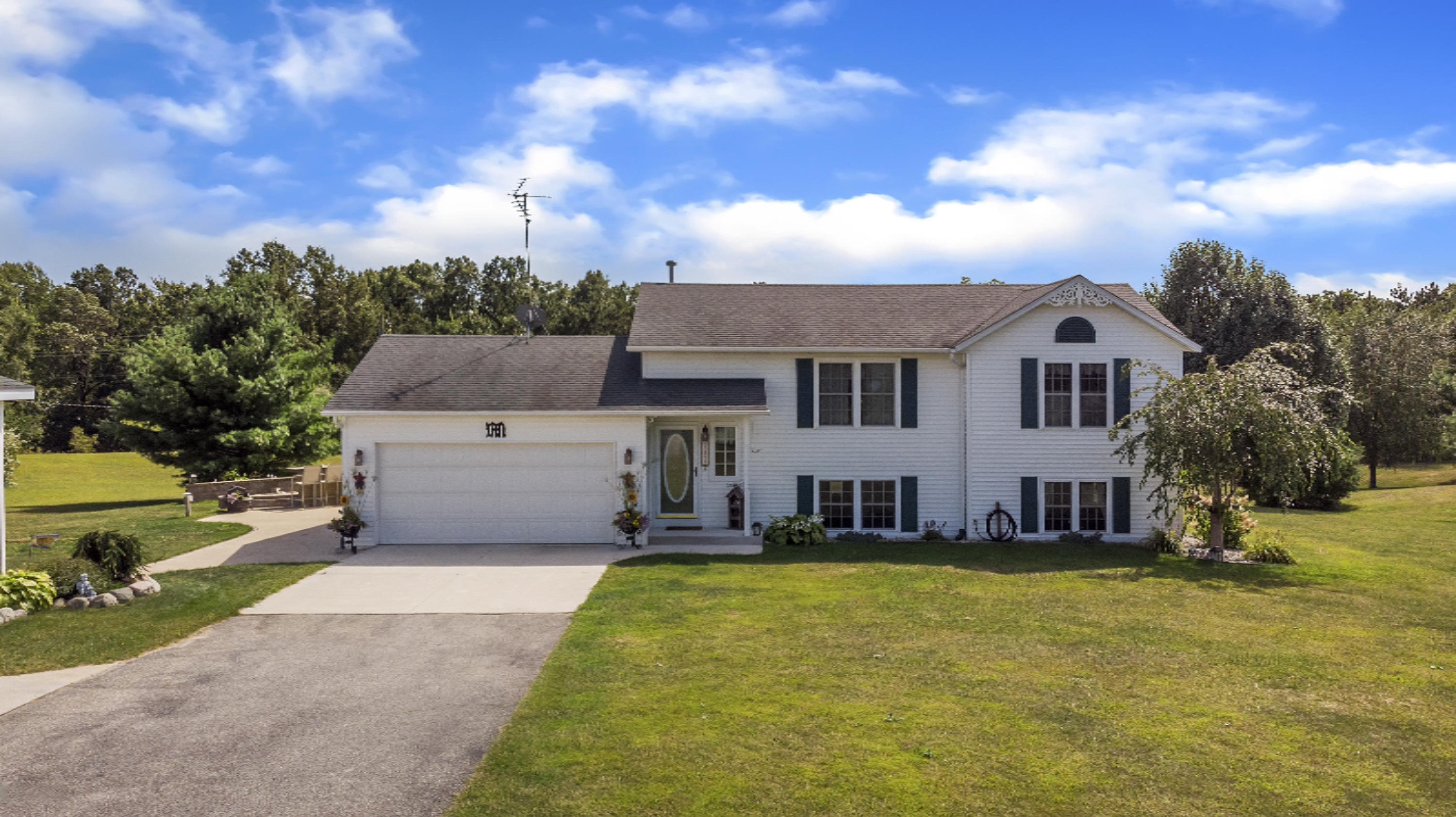7185 West County Farm Road Greenville, MI 48838 - Photo 3 of 52 7185-County-Farm-Road-Greenville-Michiga
