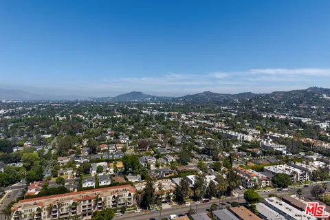 $745,000 | 4520 Fulton Avenue, Unit 14, Sherman Oaks, CA 91423