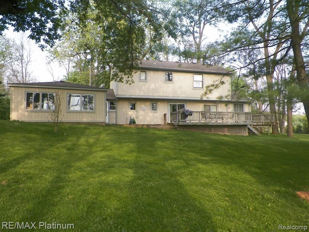 7215 Mabley Hill Road Fenton, MI 48430 - Photo 19 of 24 100_1679.JPG