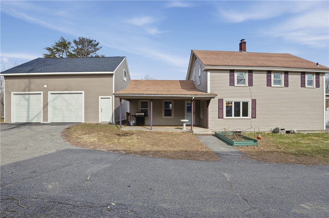 32 Broad Street Burrillville, RI 02859 - Photo 3 of 31