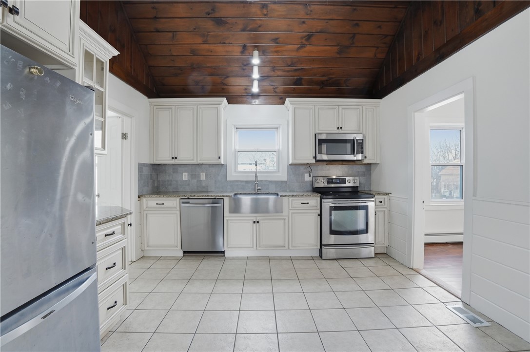 32 Broad Street Burrillville, RI 02859 - Photo 10 of 31