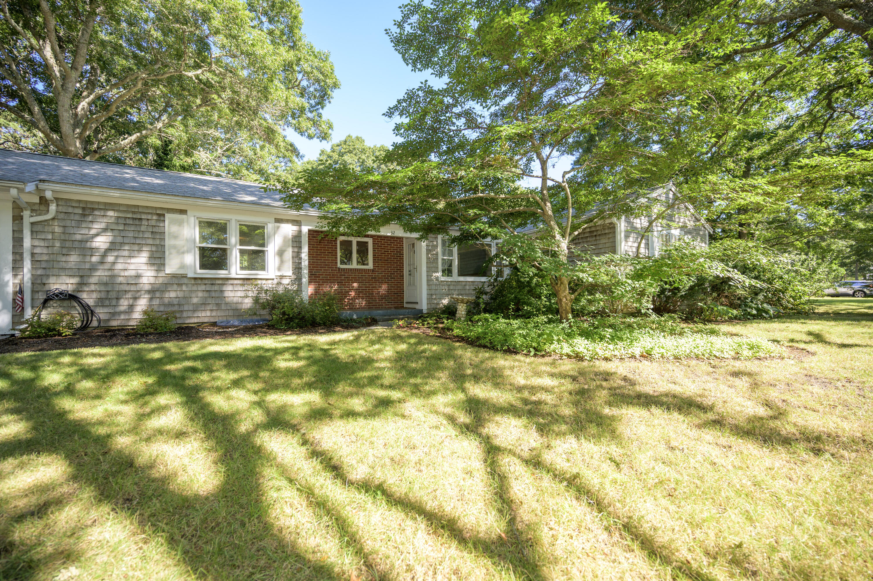 32 Blueberry Hill Road Barnstable, MA 02601 - Photo 5 of 31 5
