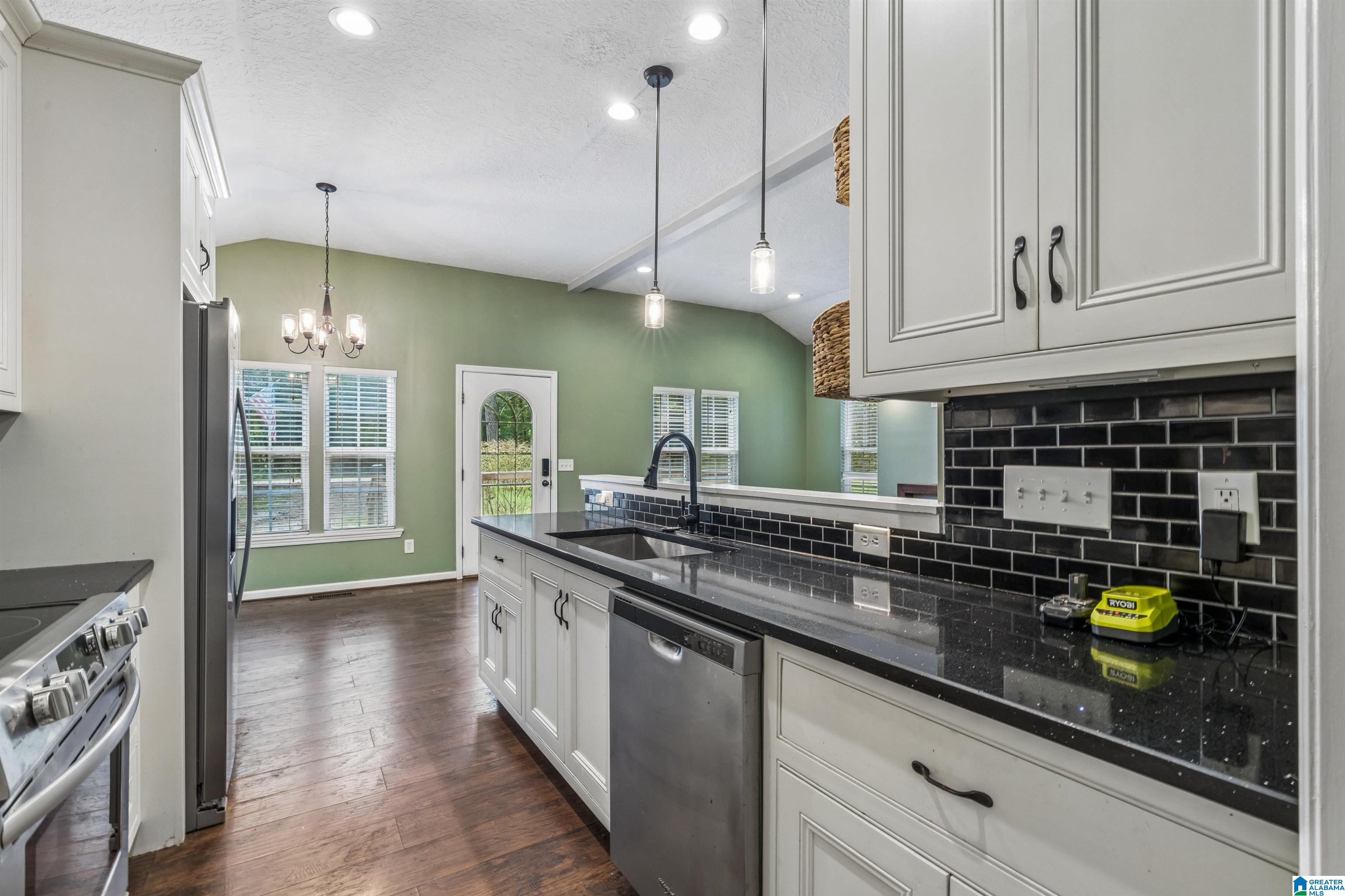 322 Stratford Road Talladega, AL 35160 - Photo 12 of 37 Gallery Image 12