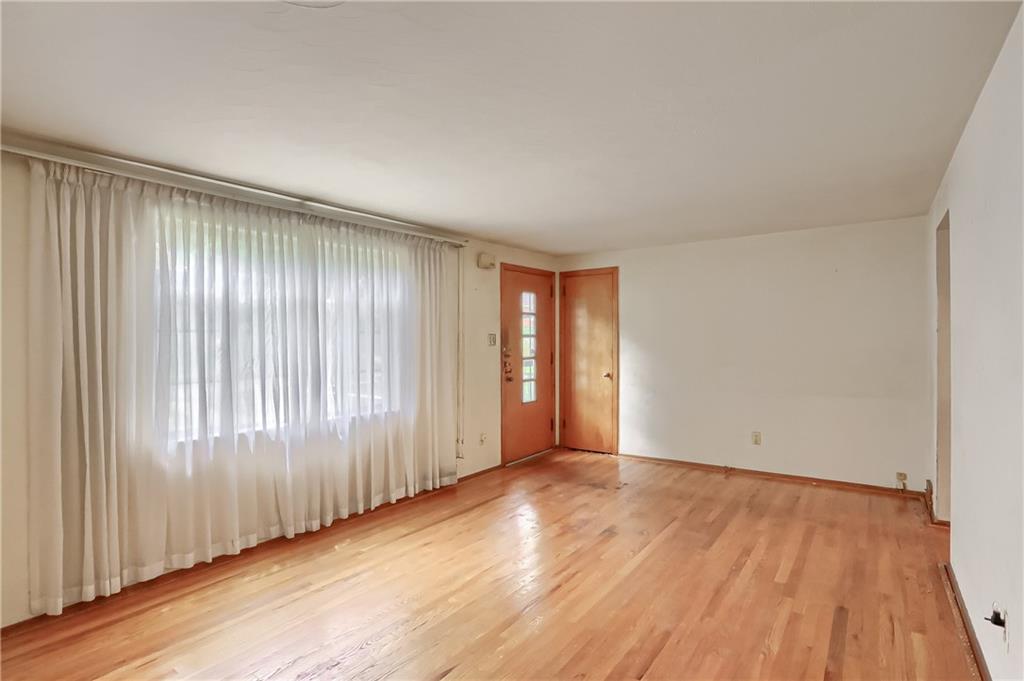 3916 Middleboro Road Pittsburgh, PA 15234 - Photo 4 of 20 Gallery Image 4