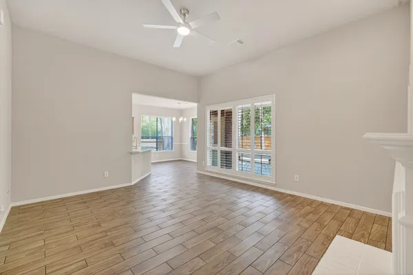 $2,350 | 18 Maize Meadow Place, The Woodlands, TX 77381