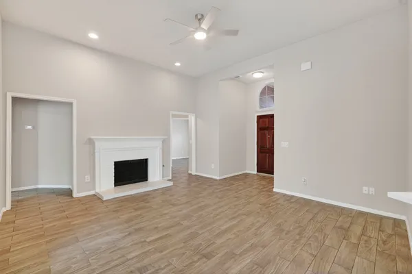$2,350 | 18 Maize Meadow Place, The Woodlands, TX 77381